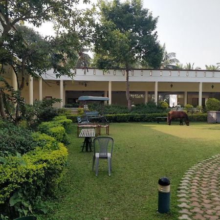 Dharamshi Resorts Hassan Exterior photo